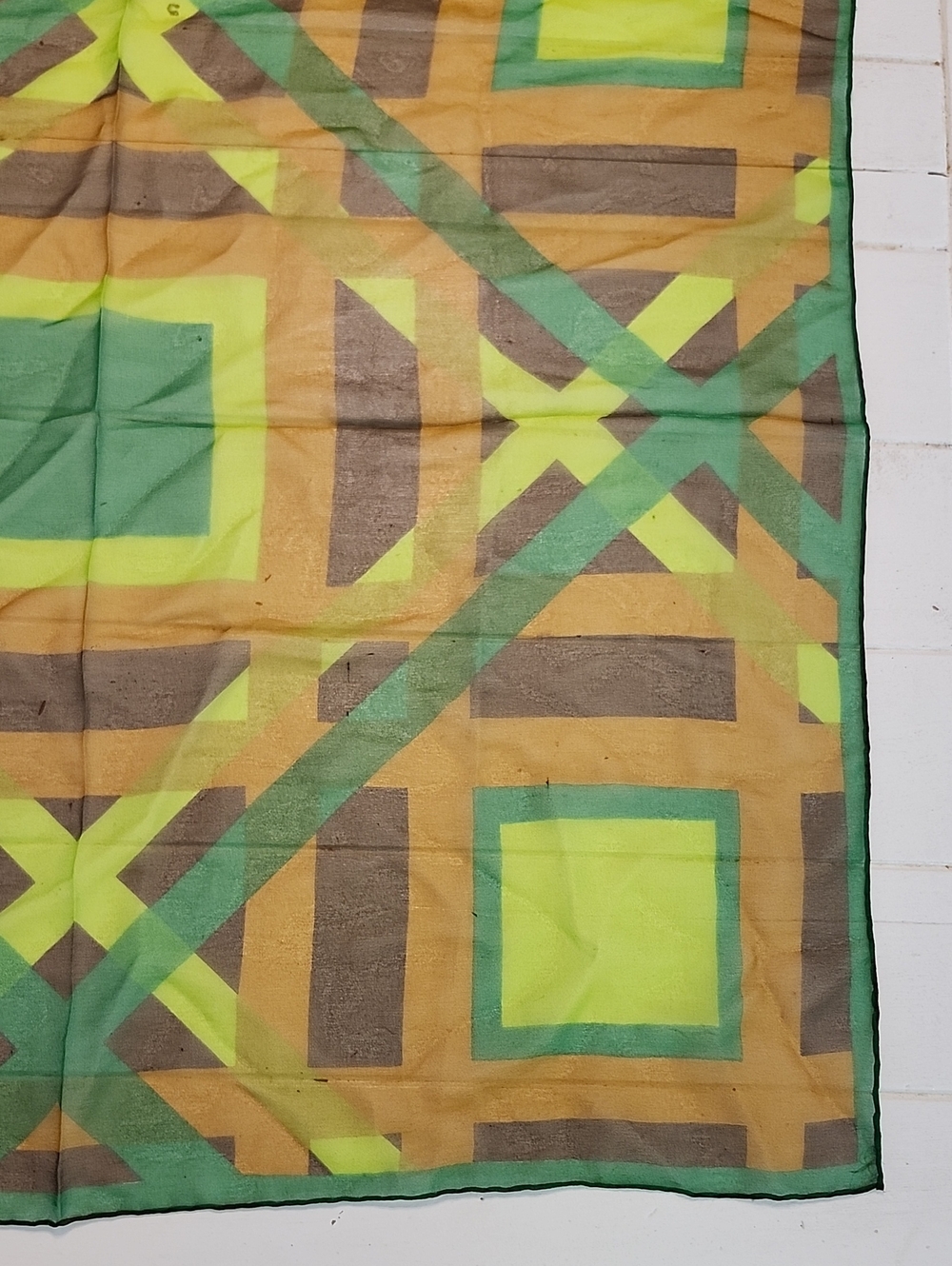Vera Neumann Vintage 1970's Chiffon Square Scarf - Picture 3 of 5